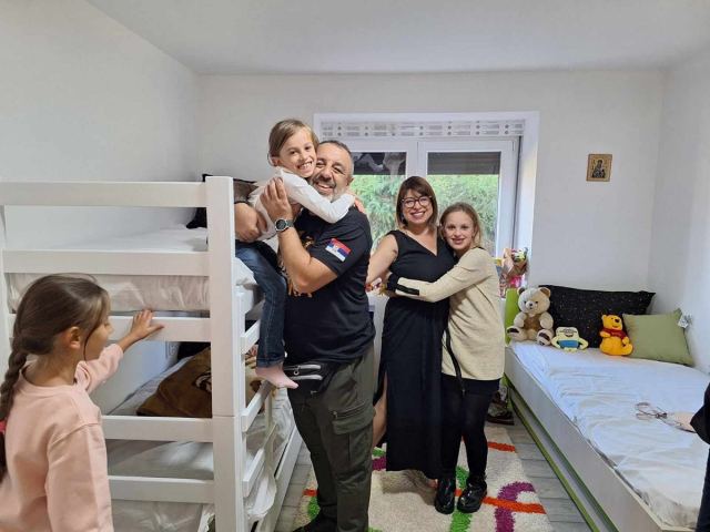 Porodica Nikolić uselila se u novu kuću u Ilandži - fotografija 10