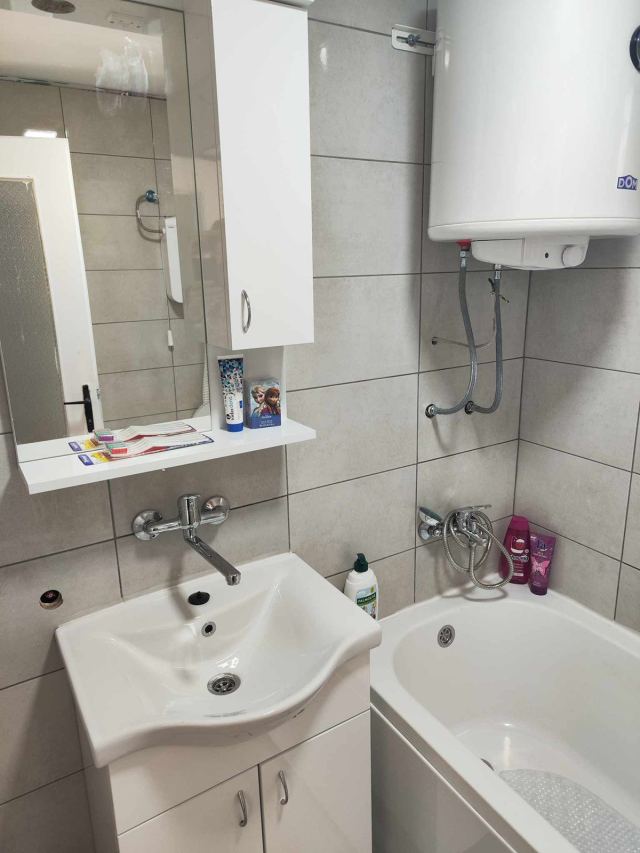 Porodica Nikolić uselila se u novu kuću u Ilandži - fotografija 6